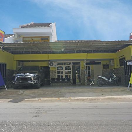 Putih Mulia Homestay Syariah Lumajang Εξωτερικό φωτογραφία