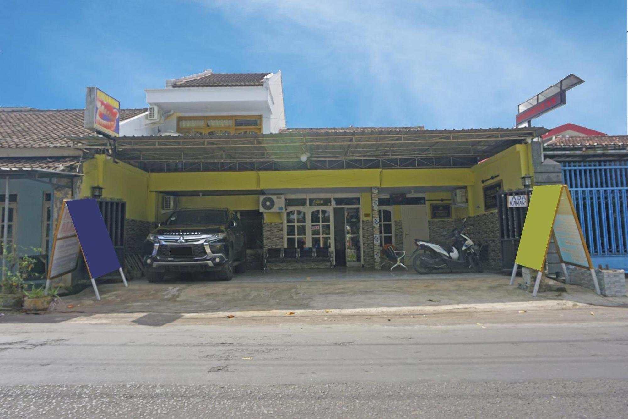 Putih Mulia Homestay Syariah Lumajang Εξωτερικό φωτογραφία