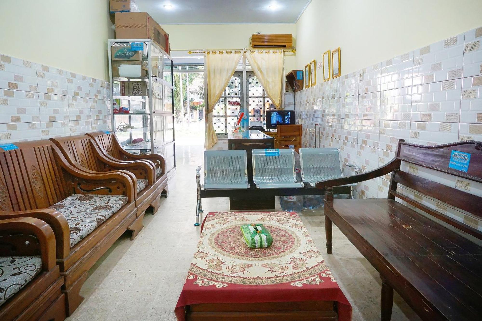 Putih Mulia Homestay Syariah Lumajang Εξωτερικό φωτογραφία