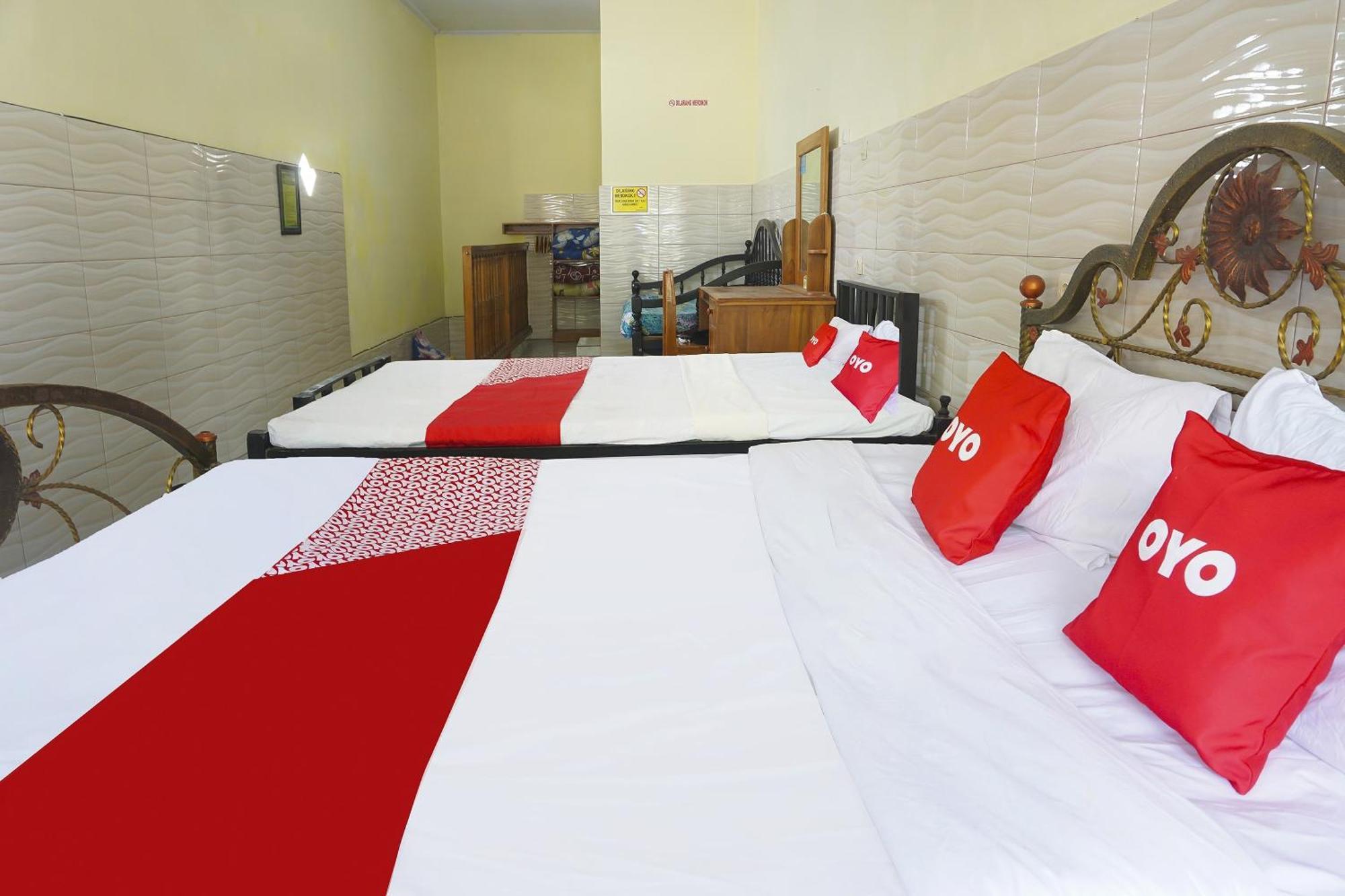 Putih Mulia Homestay Syariah Lumajang Εξωτερικό φωτογραφία